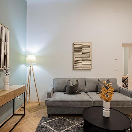 וינה Charming Apt Perfect For 4-6 Tram, Self-Checkin מראה חיצוני תמונה