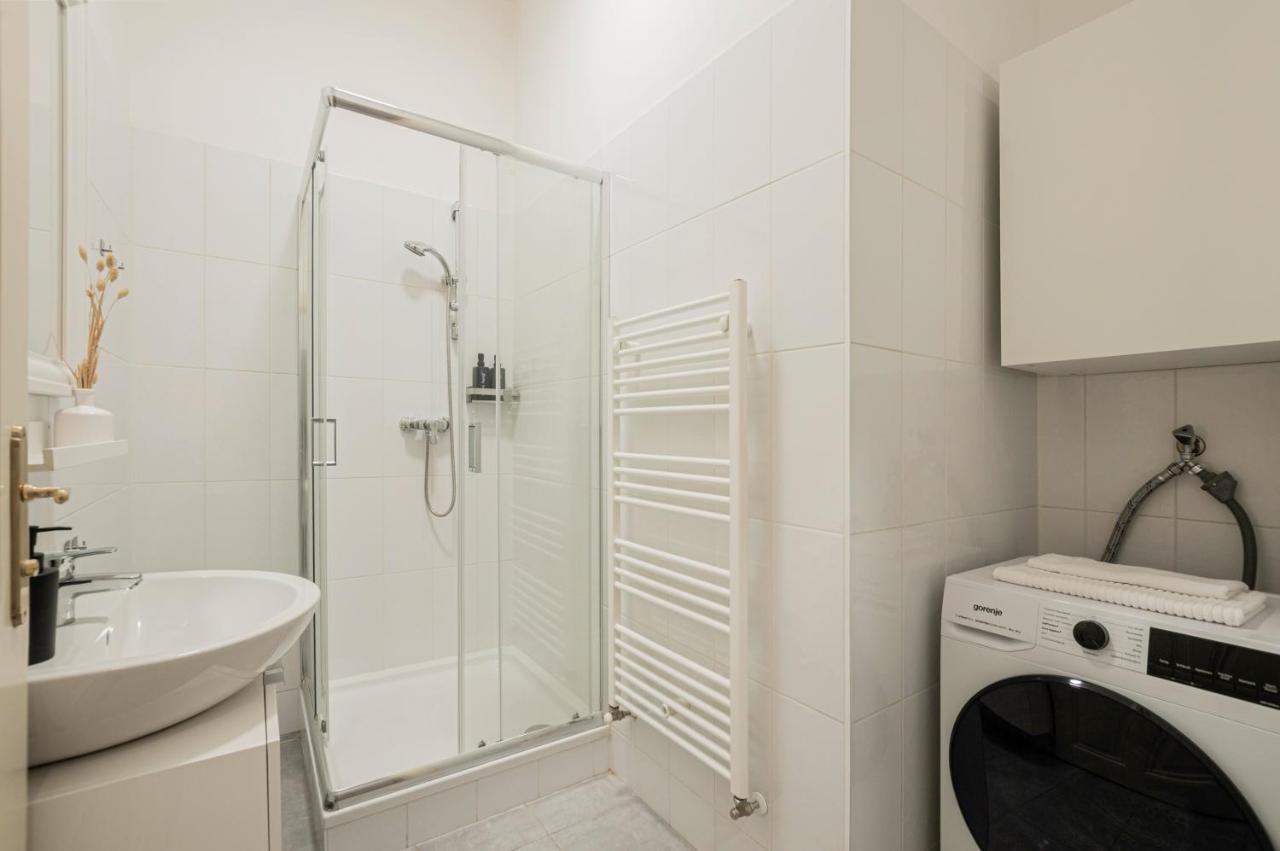 וינה Charming Apt Perfect For 4-6 Tram, Self-Checkin מראה חיצוני תמונה