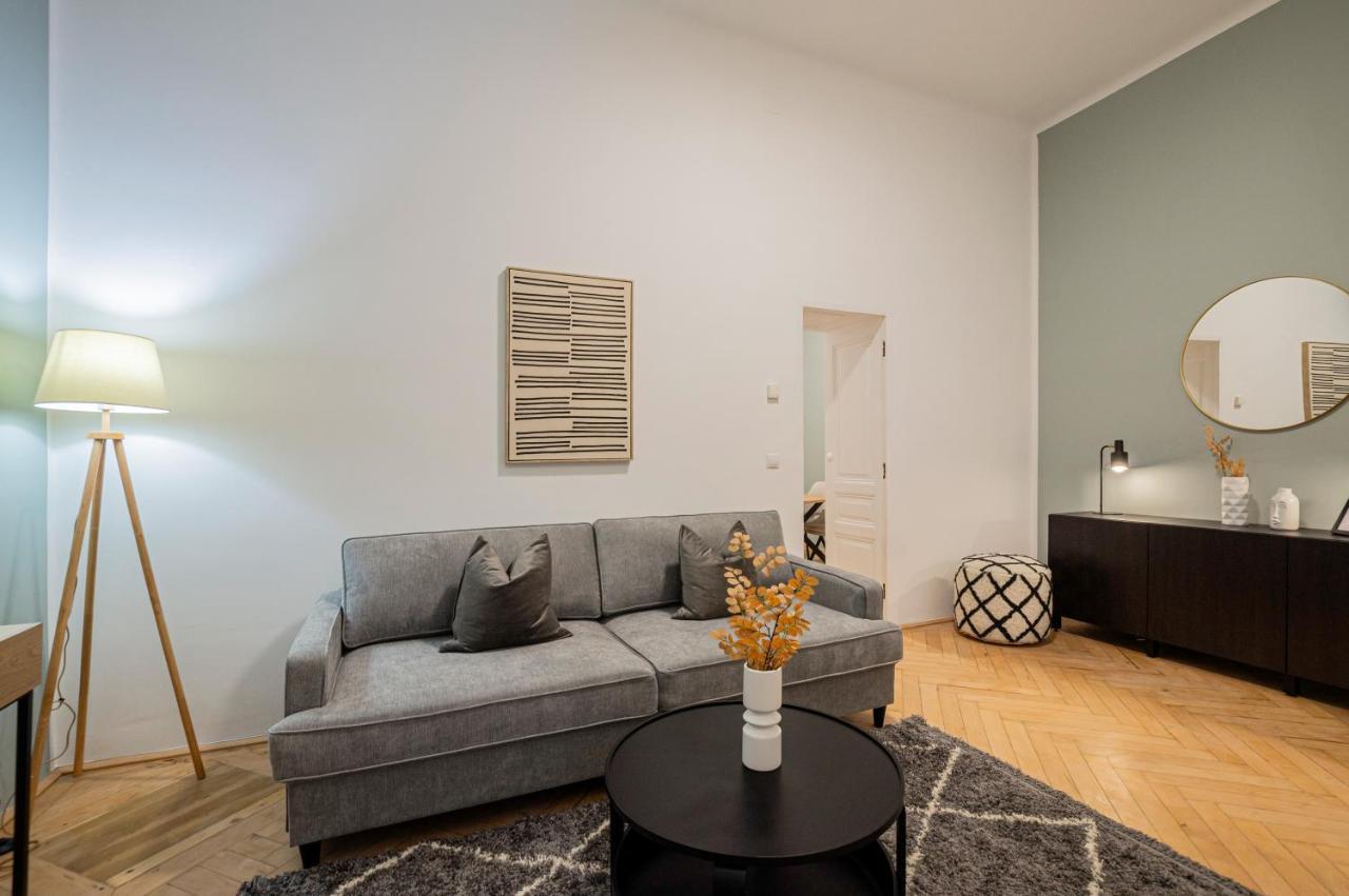 וינה Charming Apt Perfect For 4-6 Tram, Self-Checkin מראה חיצוני תמונה