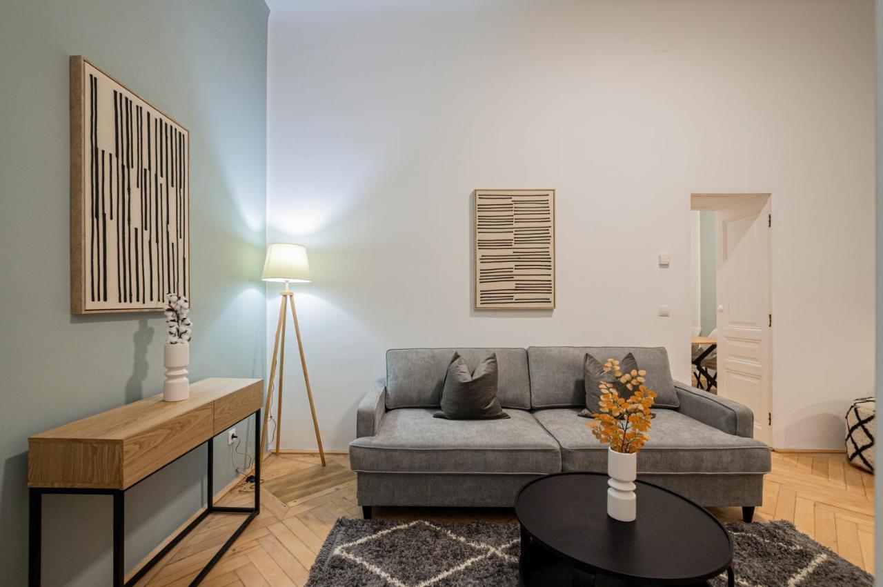 וינה Charming Apt Perfect For 4-6 Tram, Self-Checkin מראה חיצוני תמונה